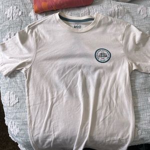 rei t-shirt